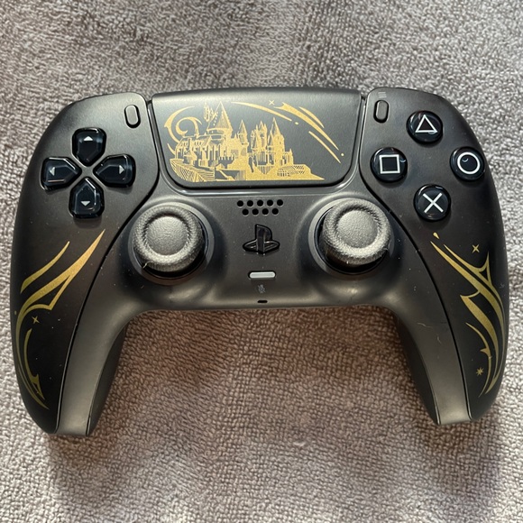 RARE Hogwart's Legacy Special Edition DualSense Controller PS5 - Picture 1 of 5